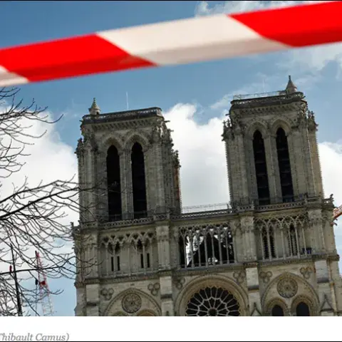 NOTRE-DAME COM'ERA PRIMA?