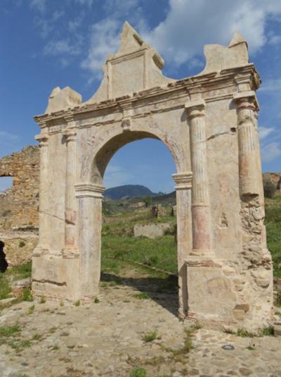 recmag139_Arco dei Carafa Bruzzano_ph. C.Gattuso