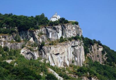 recmag140_Madonna del Sasso_lago Orta_ph. L.Accurti