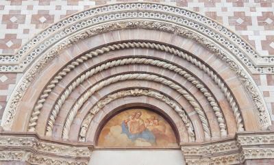recmag155_Collemaggioportale(phRotilio)
